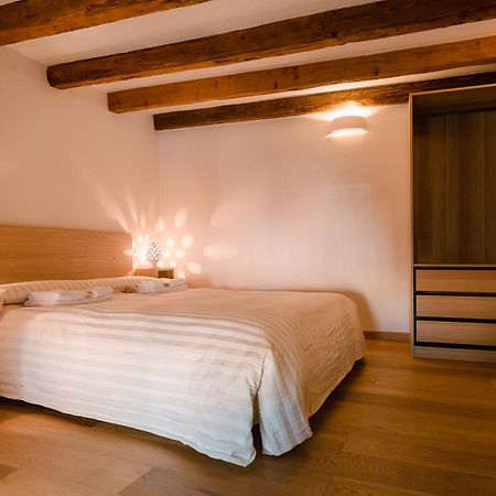 Historical And Luxury Apartment Bologna Eksteriør bilde