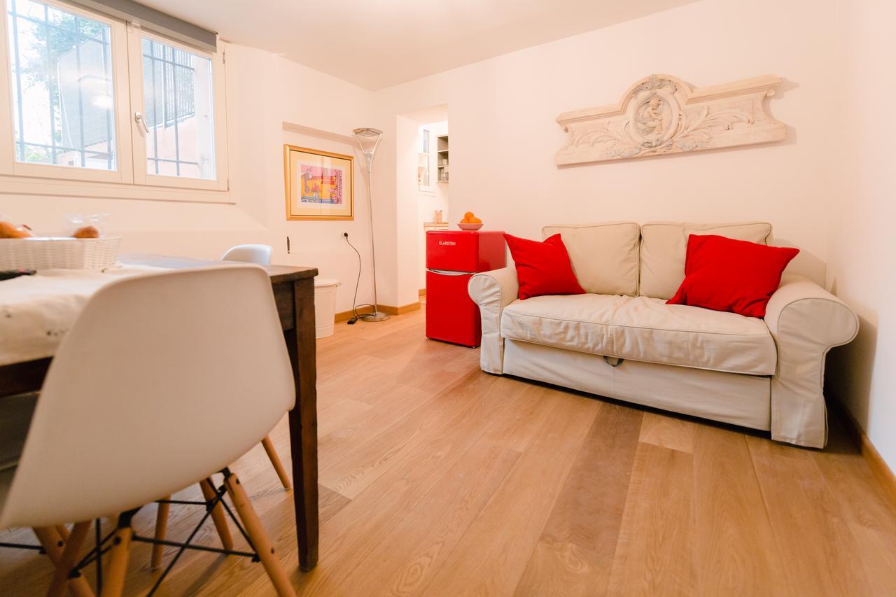 Historical And Luxury Apartment Bologna Eksteriør bilde