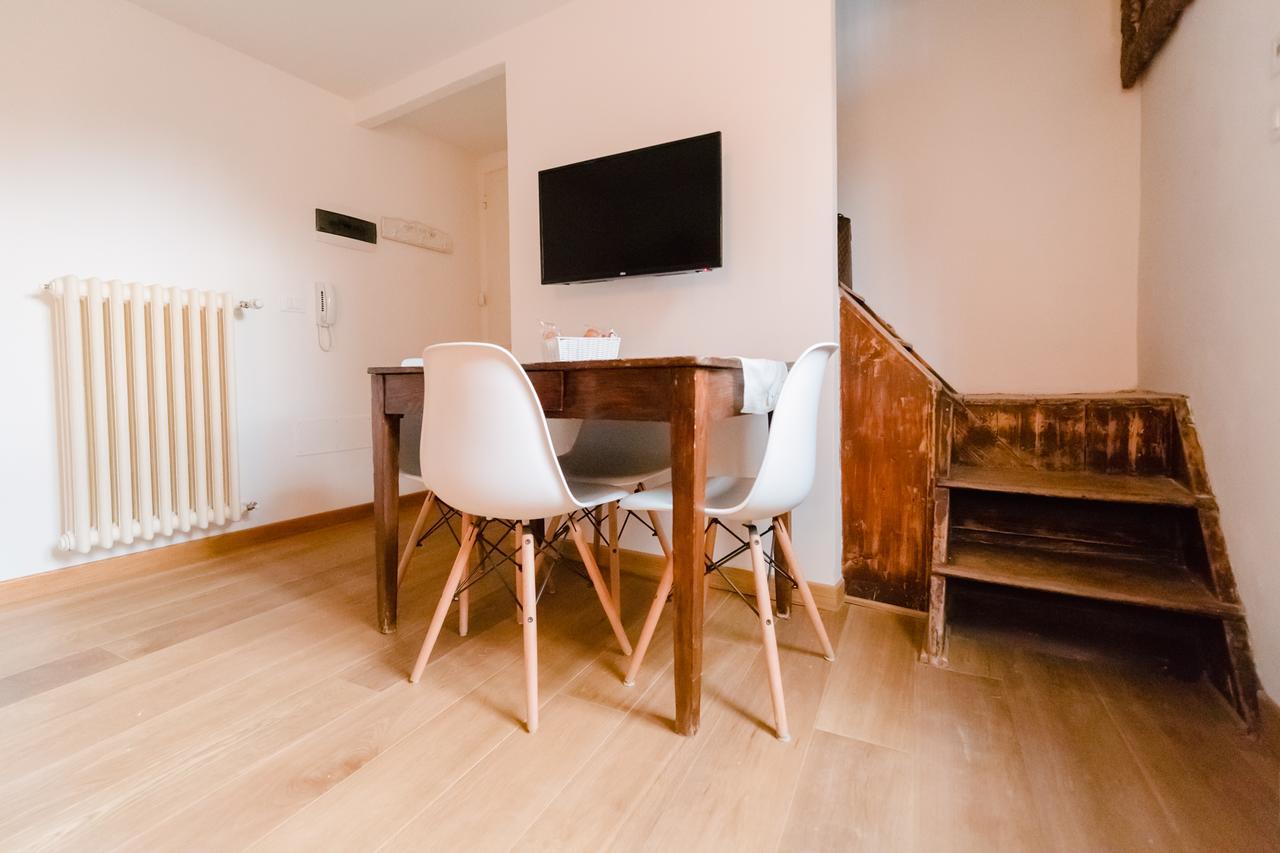 Historical And Luxury Apartment Bologna Eksteriør bilde