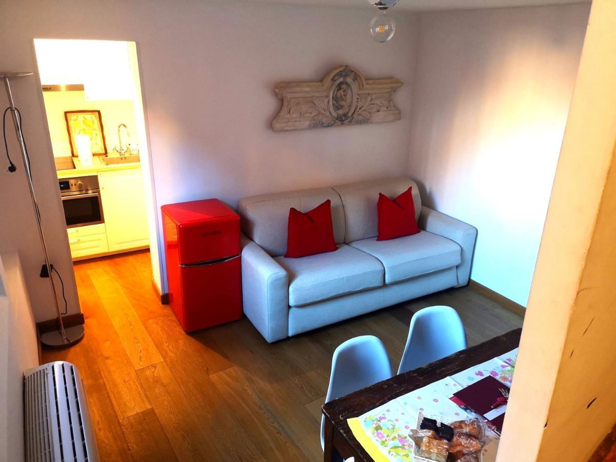 Historical And Luxury Apartment Bologna Eksteriør bilde