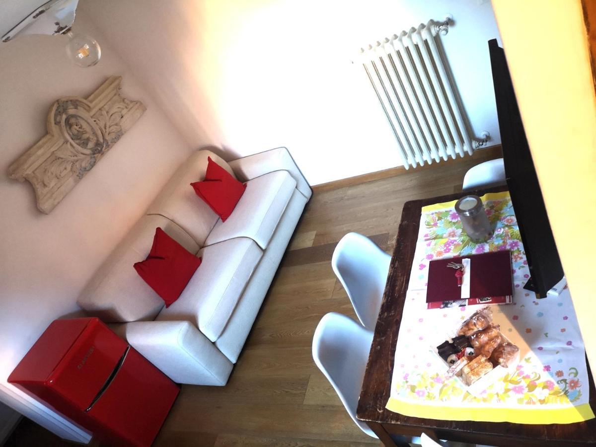 Historical And Luxury Apartment Bologna Eksteriør bilde